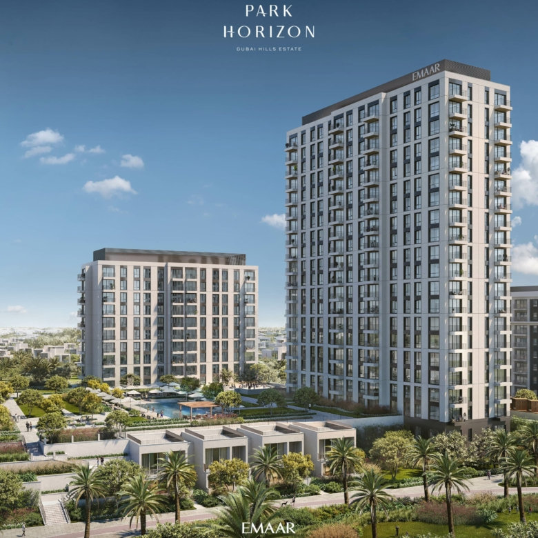Цифровая визуализация проекта PARK HORIZON в районе Dubai Hills Estate, выполненная компанией EMAAR, демонстрирует два современных высотных жилых здания, благоустроенные территории, пальмы и голубое небо на заднем плане.